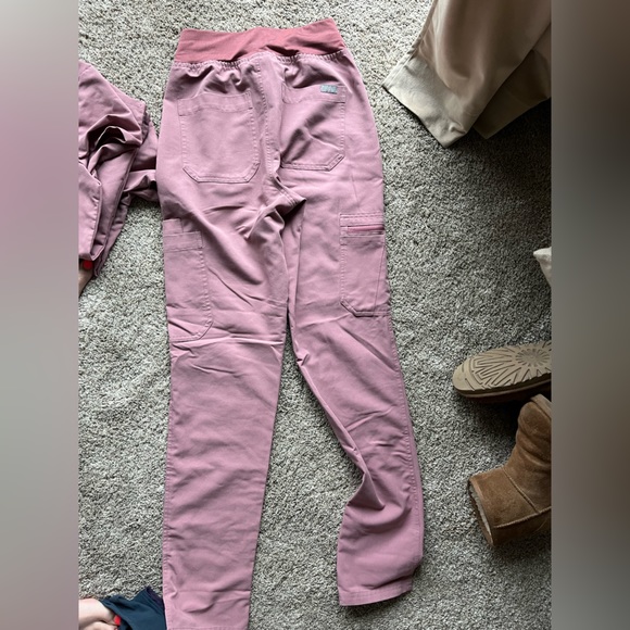 Mineral Mauve Figs Scrub BOTTOM XXS - Picture 3 of 4